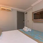 Seven City Hotel